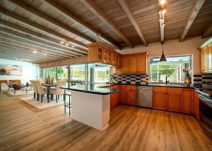 Luxury Miami Village W/Pool+Grill+Minigolf